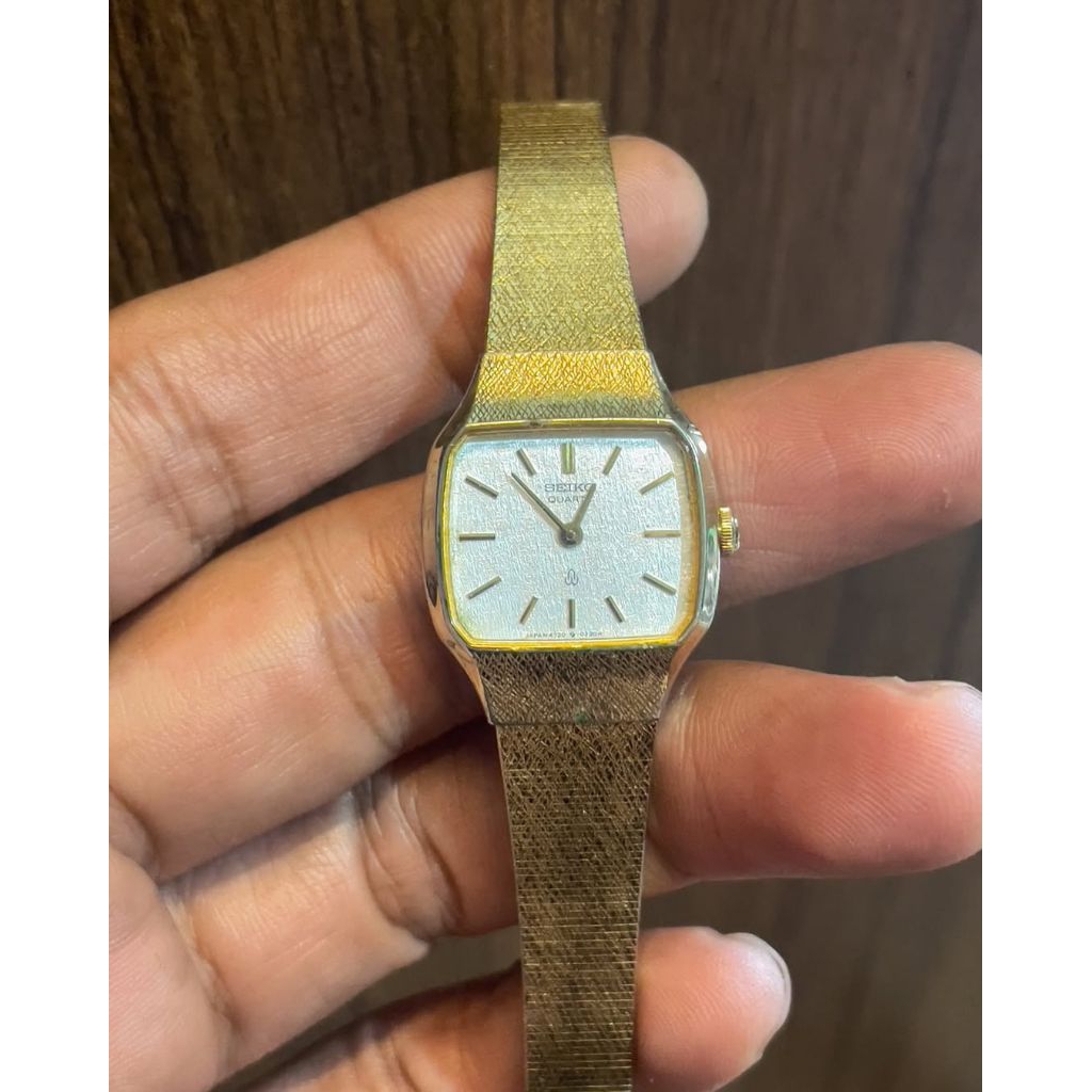 VINTAGE SEIKO QUARTZ LADIES