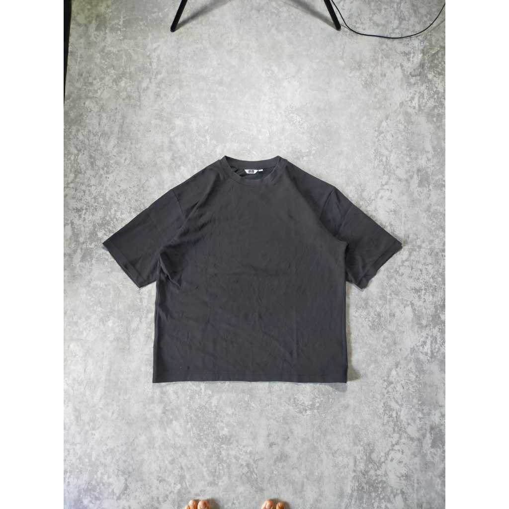 Kaos Uniqlo Airsm Hitam