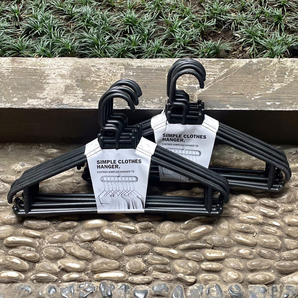 6 BIJI HANGER HITAM PLASTIK BIASA