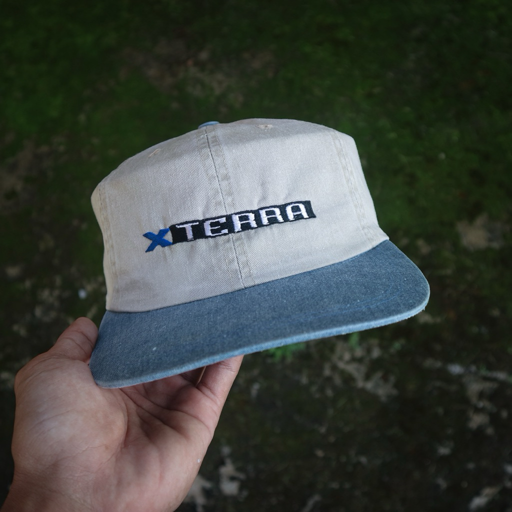 TOPI VINTAGE TWO TONE NISSAN XTERRA BY SAN SUN