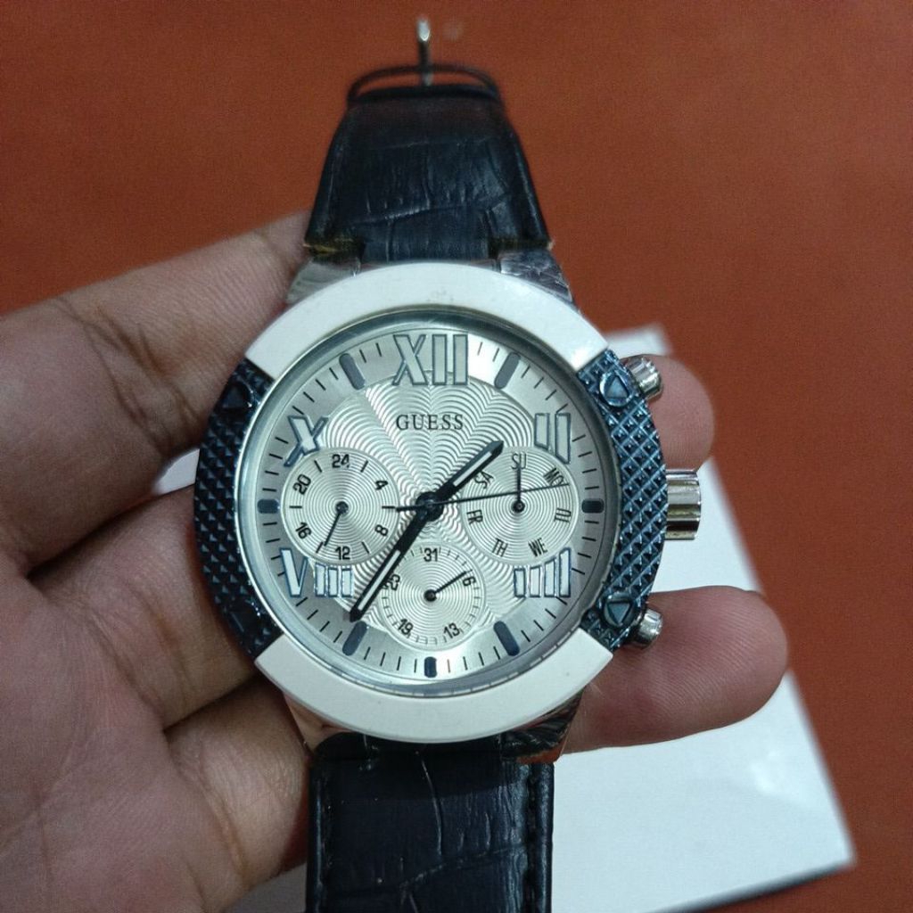 jam tangan original chronograph guess W0772L3  mulus preloved second bekas