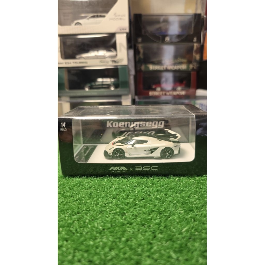 HKM Premium x BSC 1:64 Koenigsegg Jesko White/Putih Limited Base Akrilik Sealed