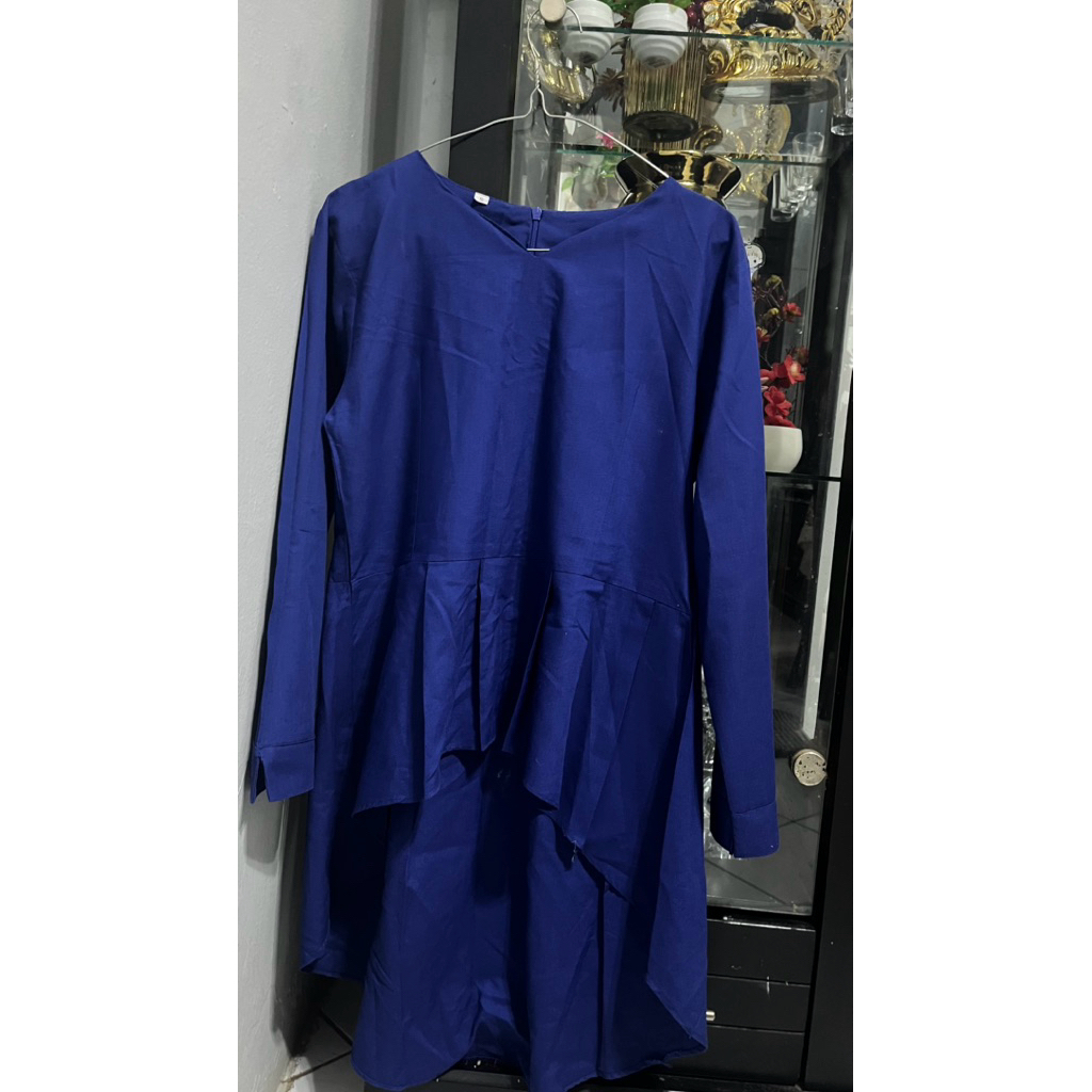 Tunik wanita warna biru dongker