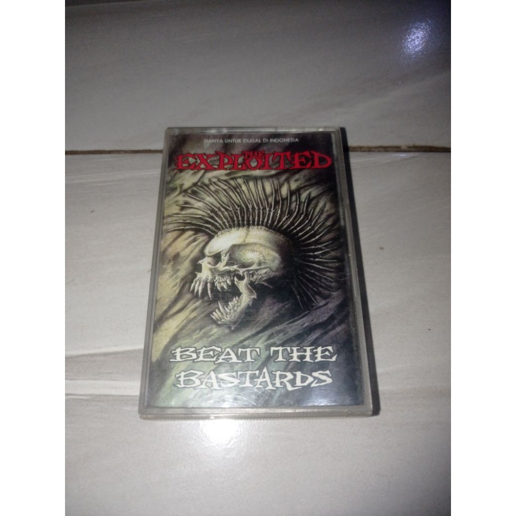Kaset Pita Exploited - Beat The Bastrad Botleg