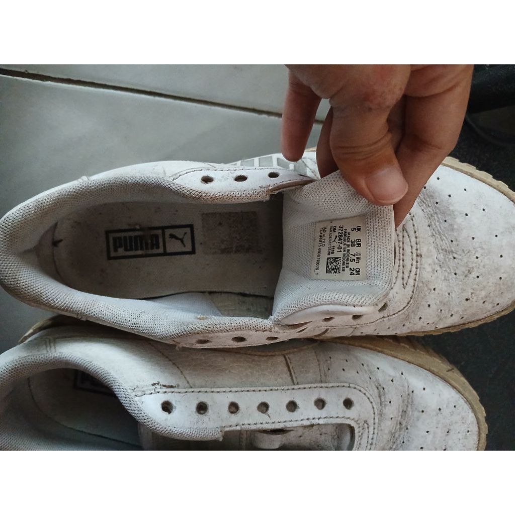 preloved sepatu puta wanita putih