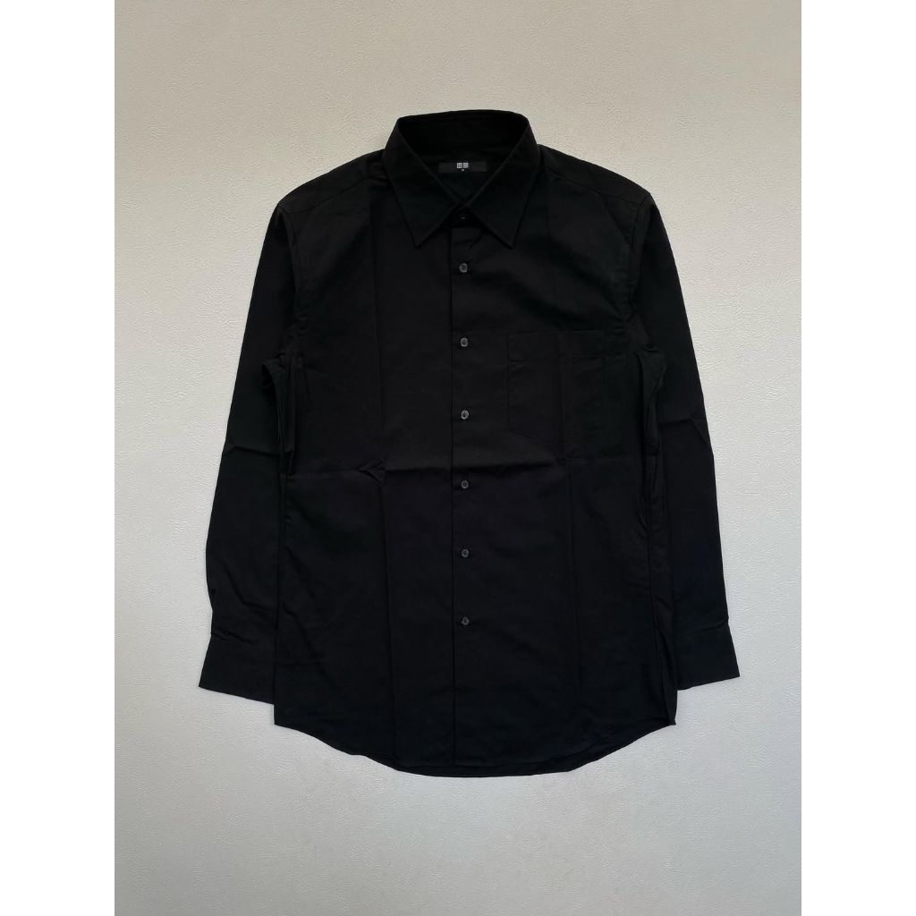 Kemeja hitam uniqlo preloved