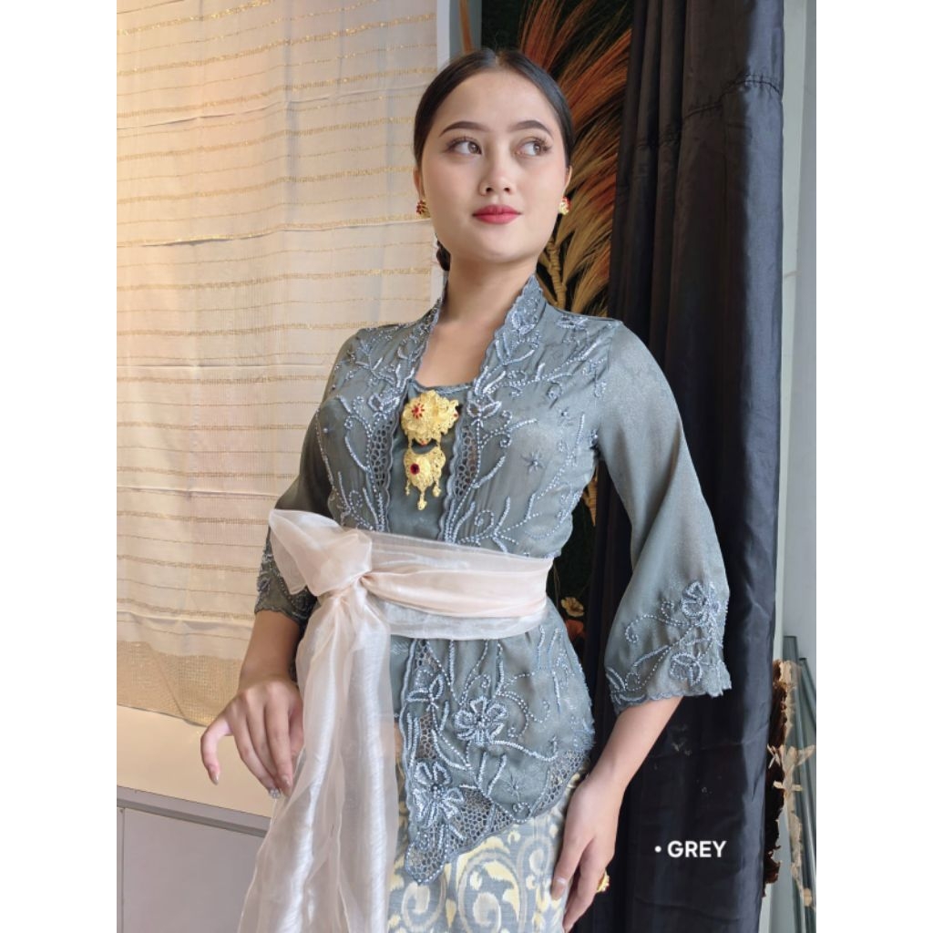 Kebaya Sutra Bordir Payet Mutiara / kebaya bali / kebaya premium / Busana bali / Asyuka kebaya
