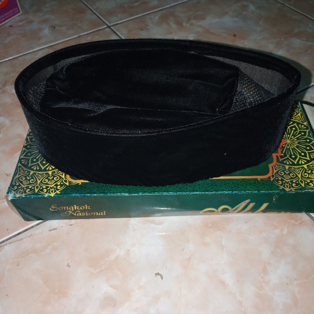 Peci Hitam Akbar AC  tinggi 8