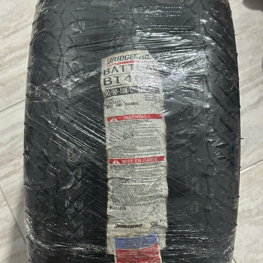 BAN BATTLAX BT46 RING 18 90/90-18 BAN BATTLAX BT46 PNP RX KING SERIES TIPE TUBELES MADE IN JAPAN