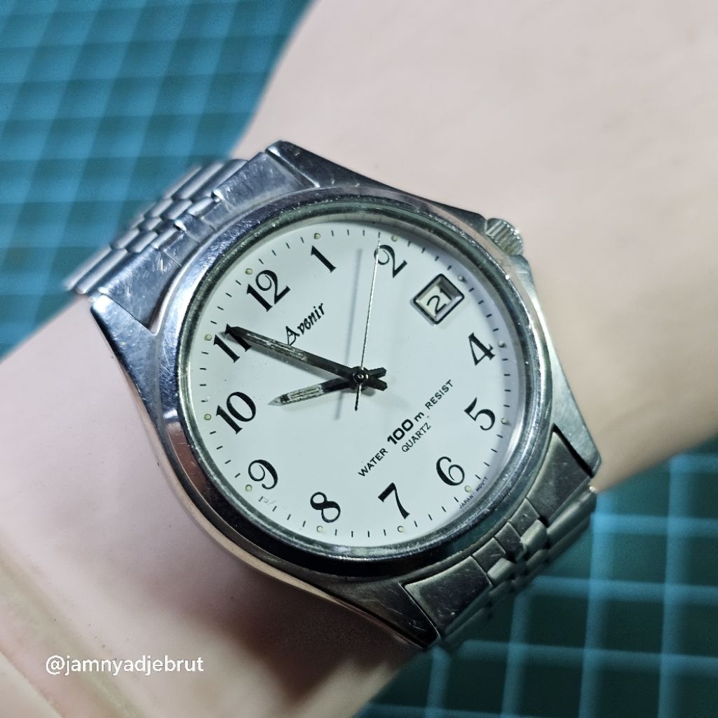 Jam Avenir AV-100M Silver White Bekas