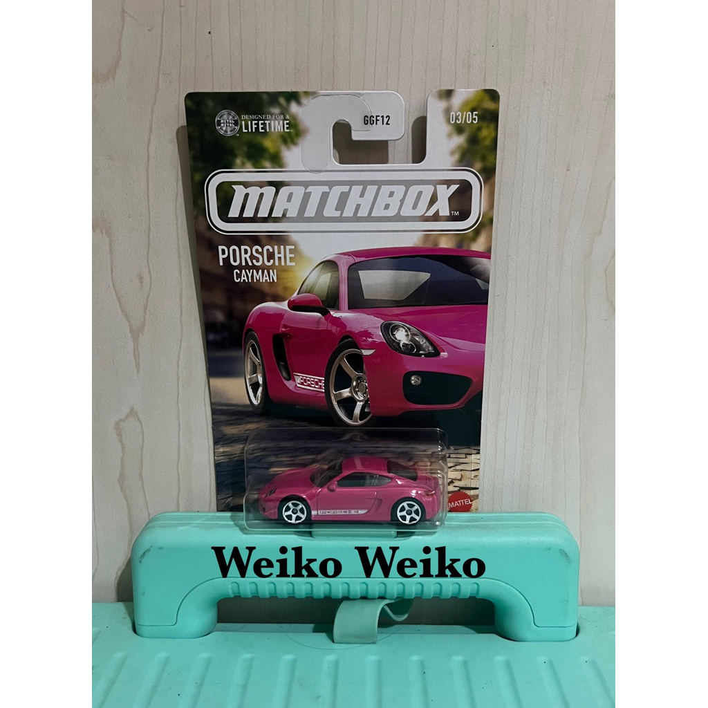 matchbox  porsche cayman pink