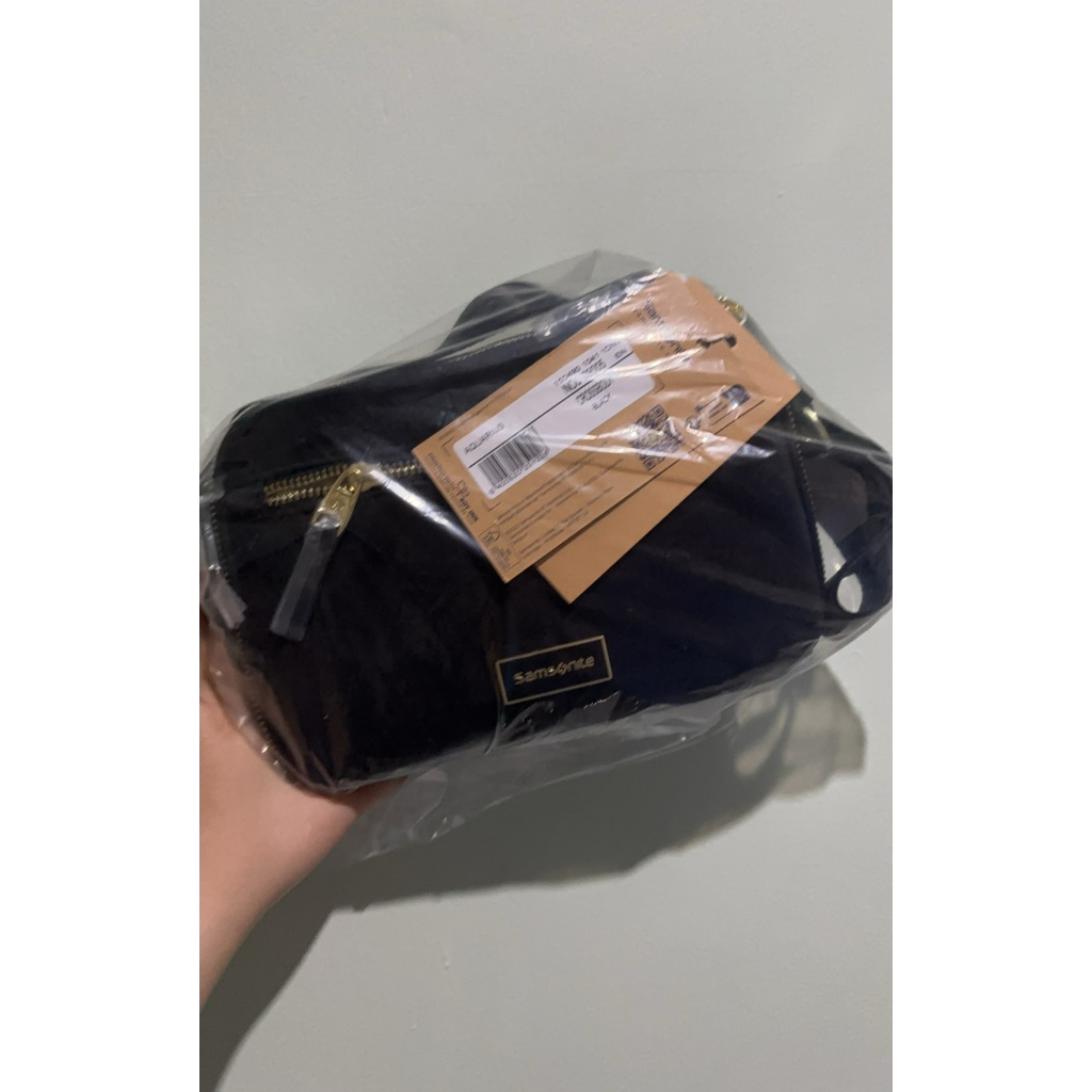 Samsonite Aquarius Slingbag Black New With Tag
