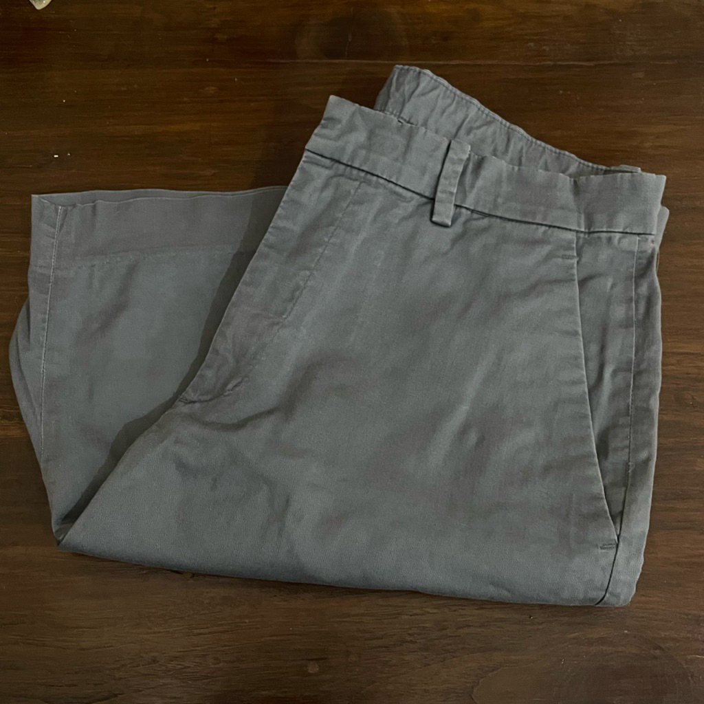 celana uniqlo pendek grey