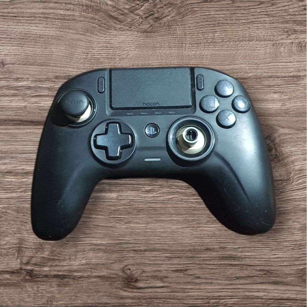 NACON Controller Revolution Unlimited Pro V3 PS4 Playstation 4 - (SECOND)