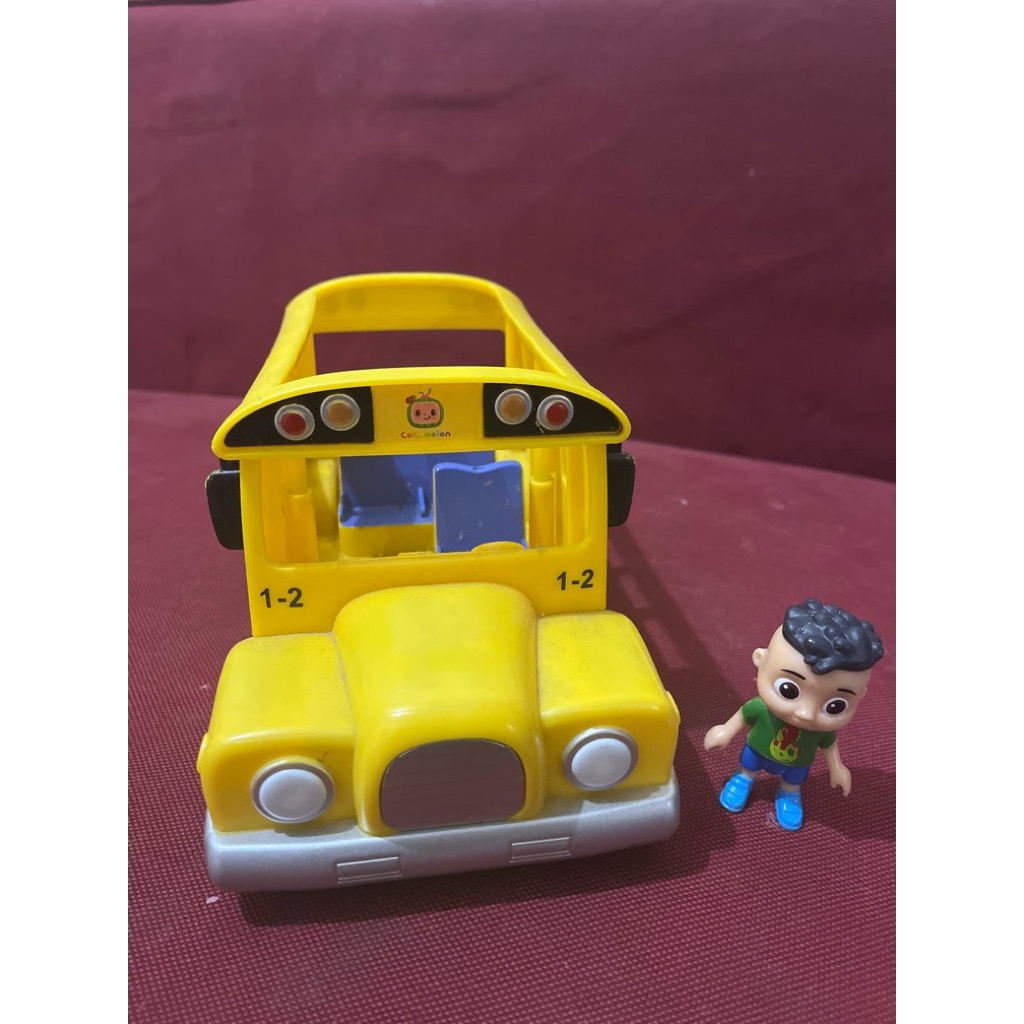cocomelon bus