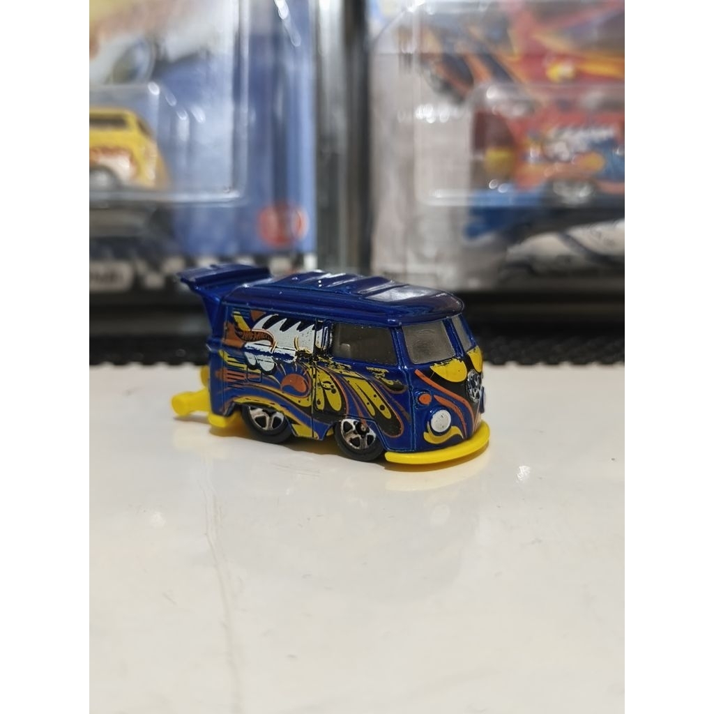Hot Wheels Kool Kombi Batik Ungu Loose