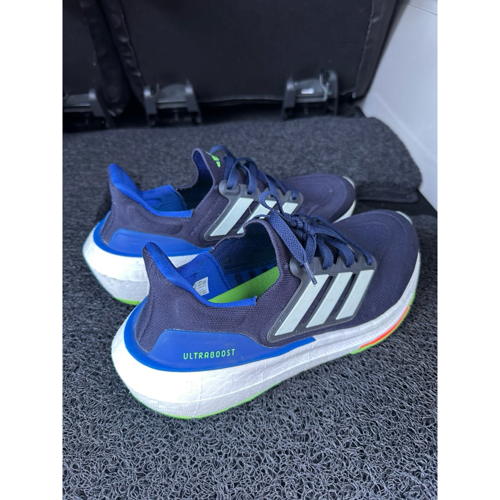 Sepatu Adidas Ultraboost Light