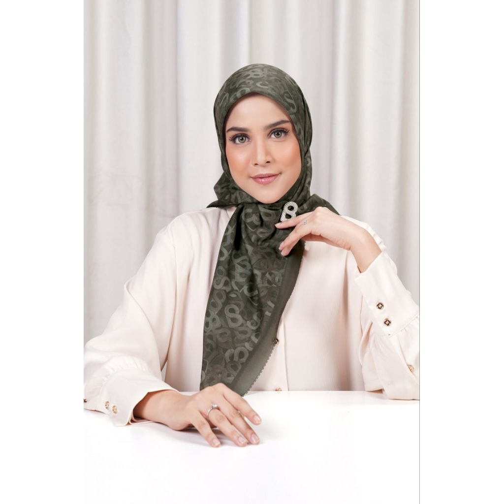 BUTTONSCARVES NEW with DEFECT BOX SAMLA DARK EARTH