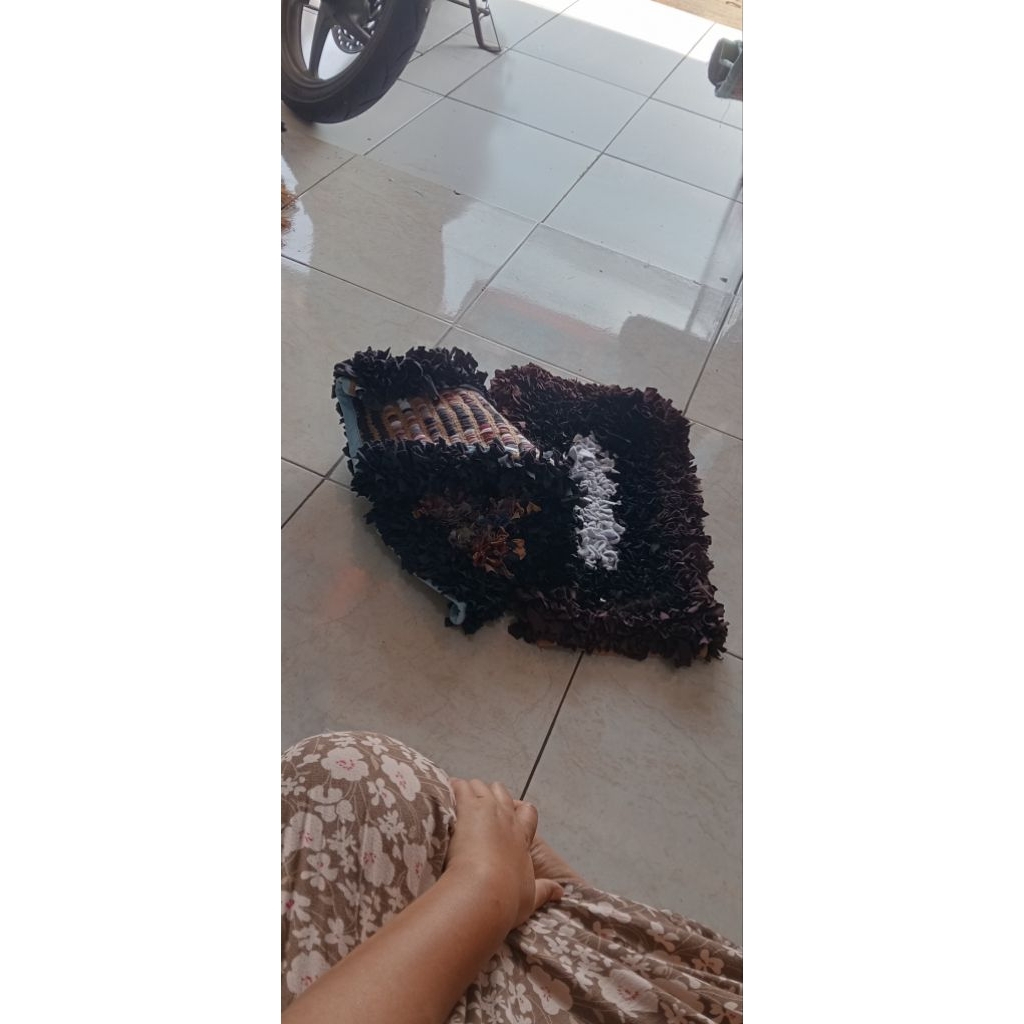 Kesed Jambul Lap Alas Kaki Meresap Air Anti Licin Bahan Kain Tebal