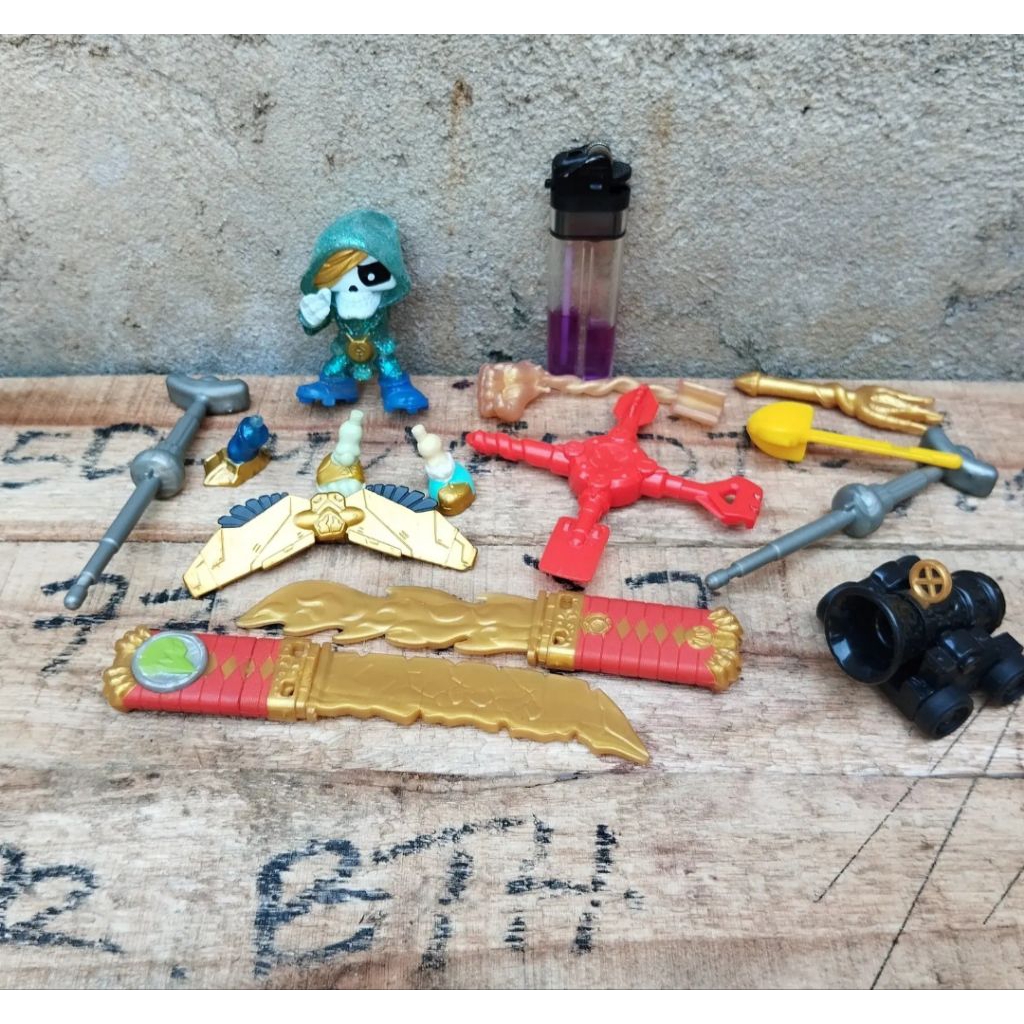MAINAN ACTION FIGURE AKSESORIS TREASURE X