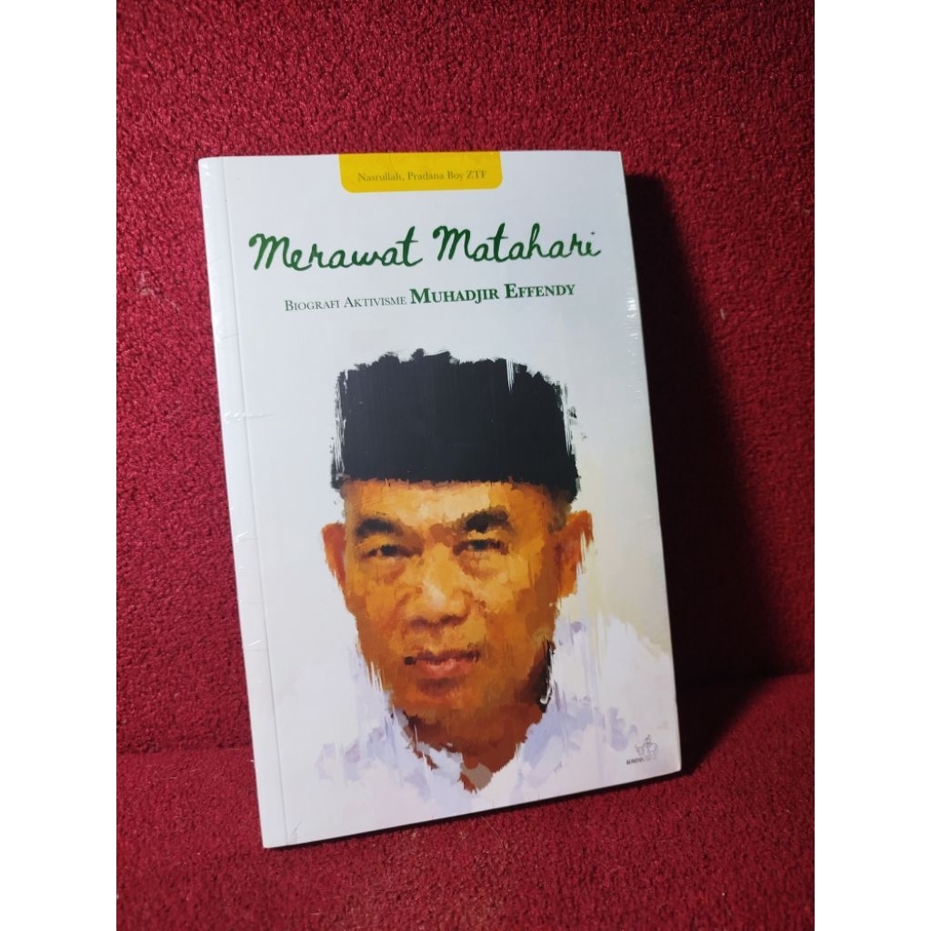 ORI segel biografi Muhadjir Effendy Merawat matahari Nasrullah Pradana