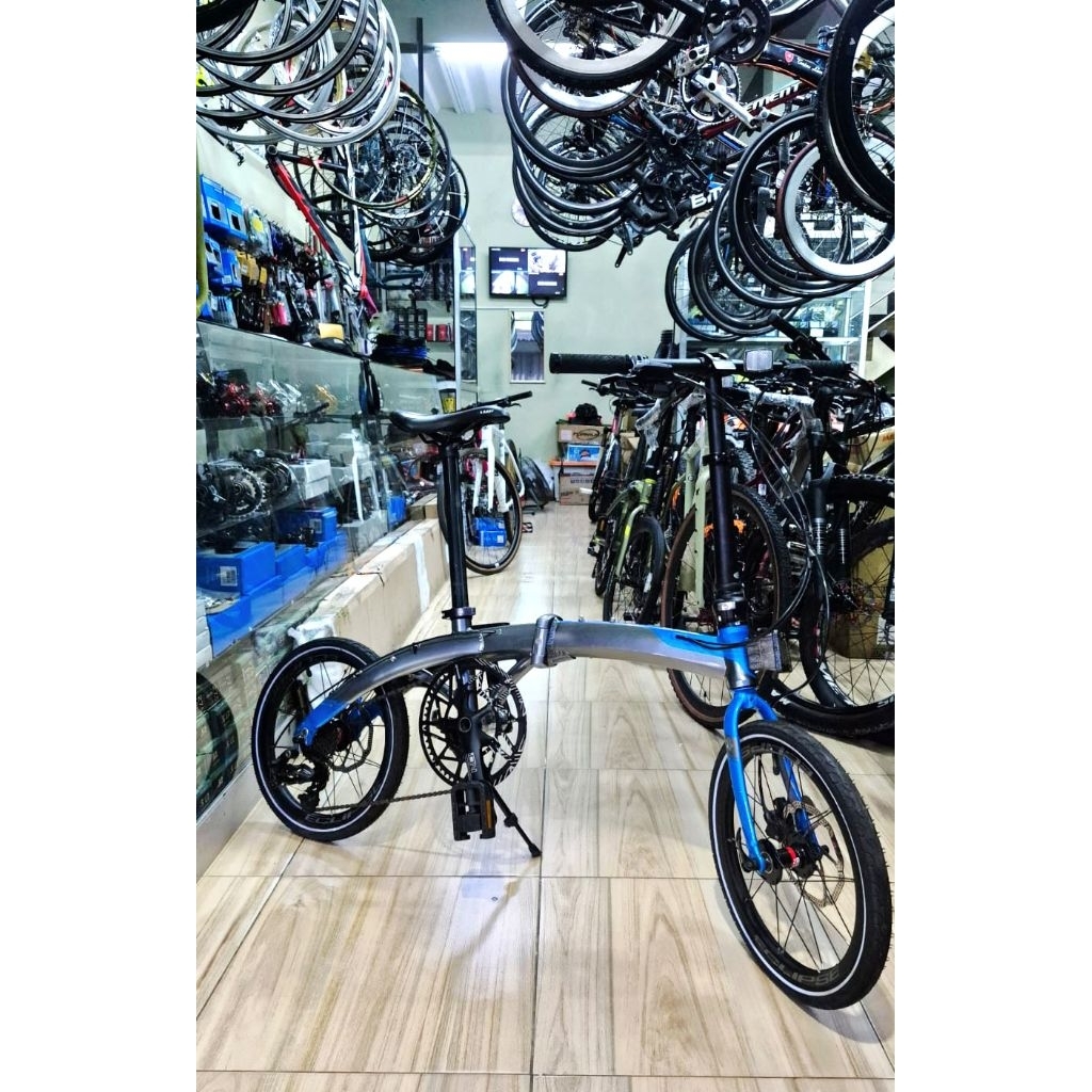 Sepeda Lipat CAMP SNOKE 16" Inch Groupset Sensah 1x10 Speed Rem Hydraulic Alloy Grey Original Second