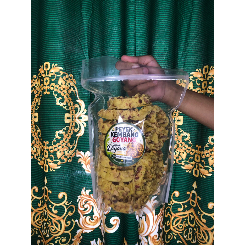 peyek kembang goyang