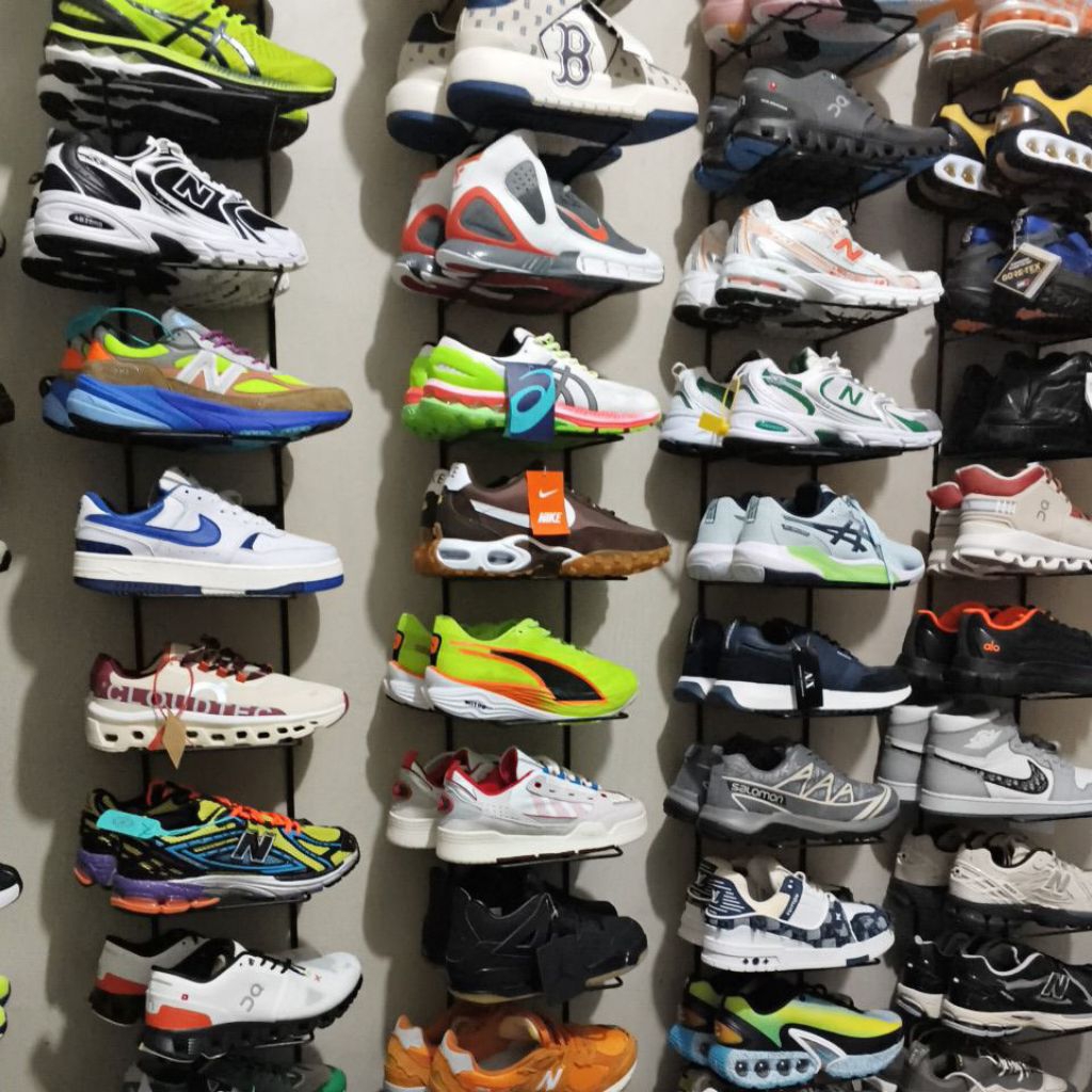 etalase sepatu mix