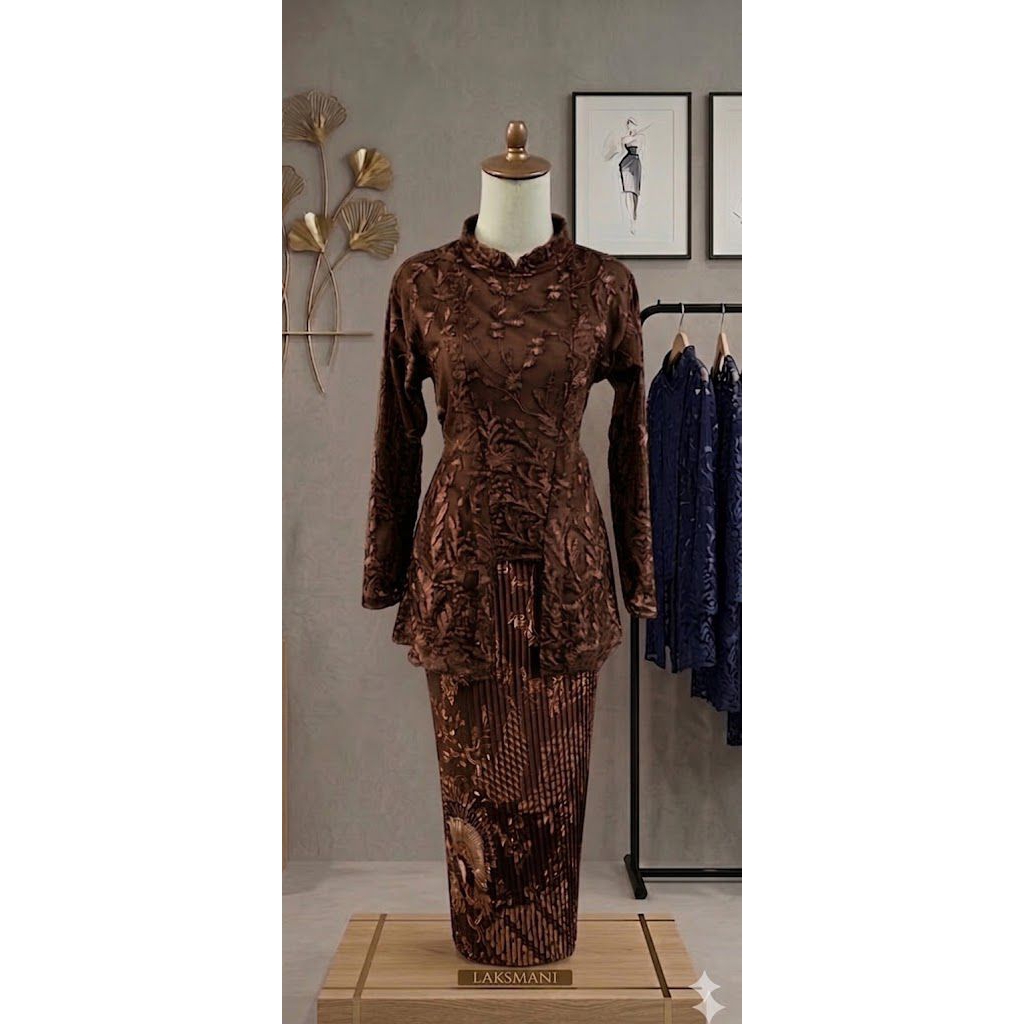 kebaya kondangan wanita. kebaya wisuda/ kebaya terbaru/ kebaya premium  kebaya pesta simpel dan eleg