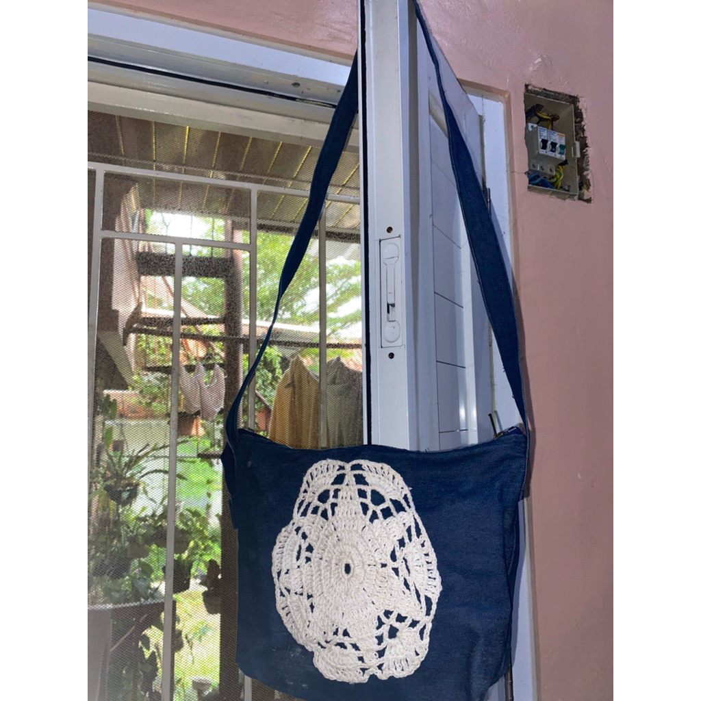Tas Denim Aksen Rajut Unik | Preloved Unik