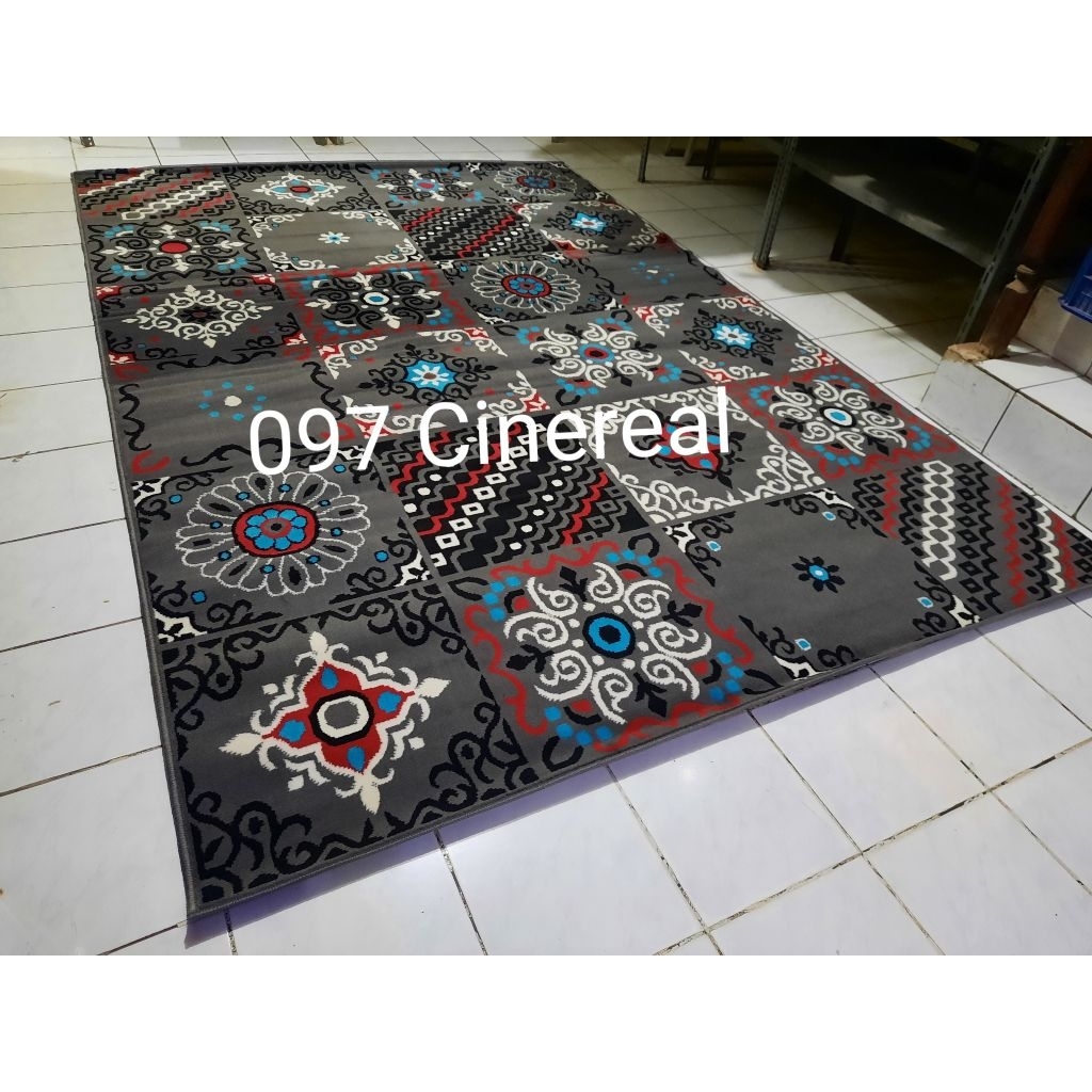 Karpet Permadani Besar Jumbo Grey Abu-abu 210x310 cm Moderno Momento Almaya Shafira