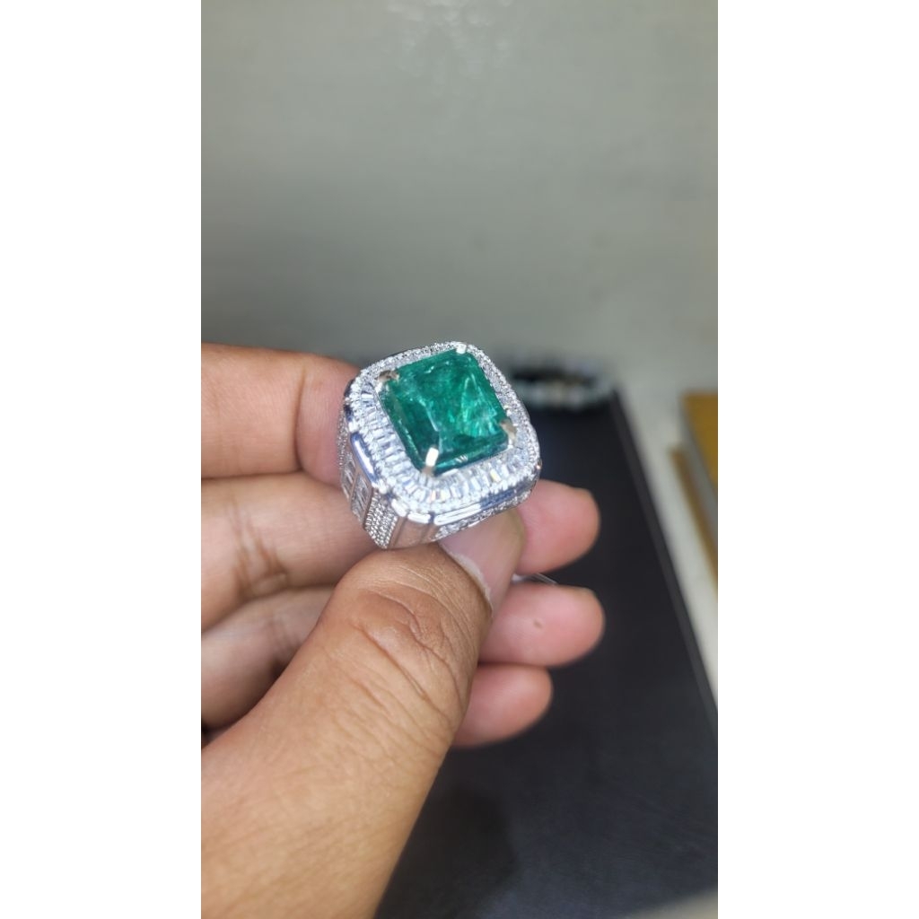 Natural Emerald Zambia warna Muzo colombia