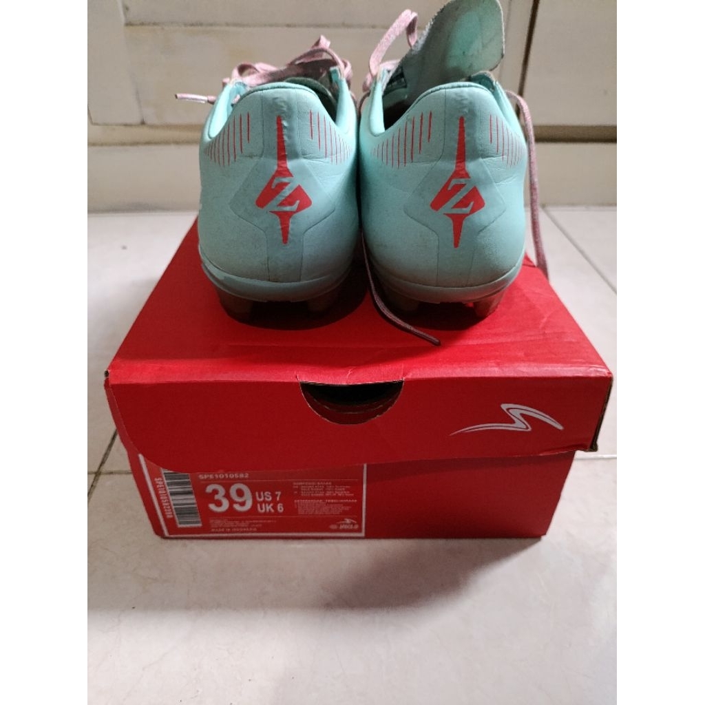 Sepatu Sepak Bola Specs accelerator illuzion 4 pro second