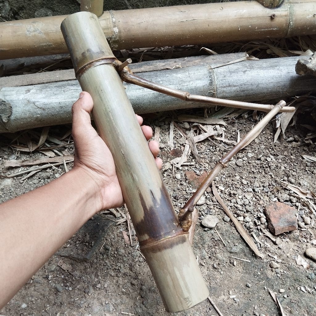 HIASAN DINDING BAMBU CABANG PETHUK