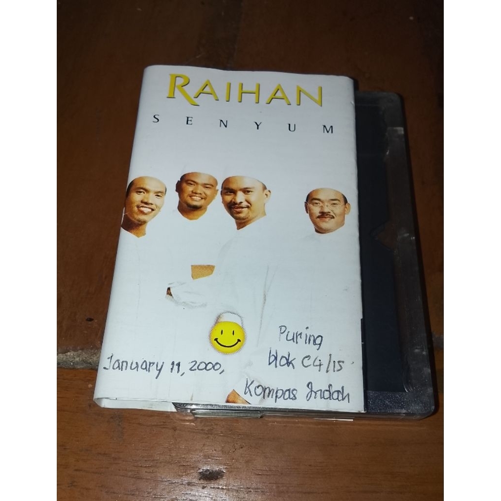 kaset pita Raihan senyum
