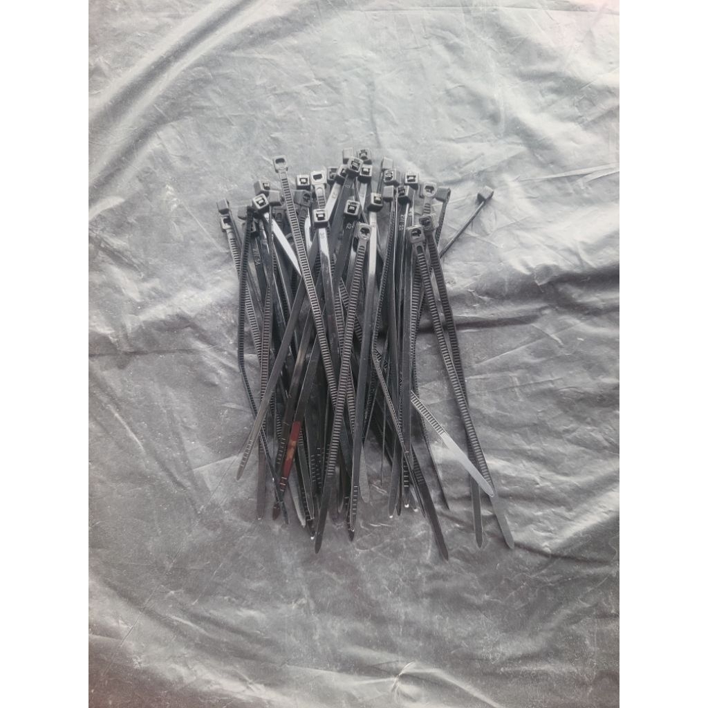 Kabel ties ukuran kecil