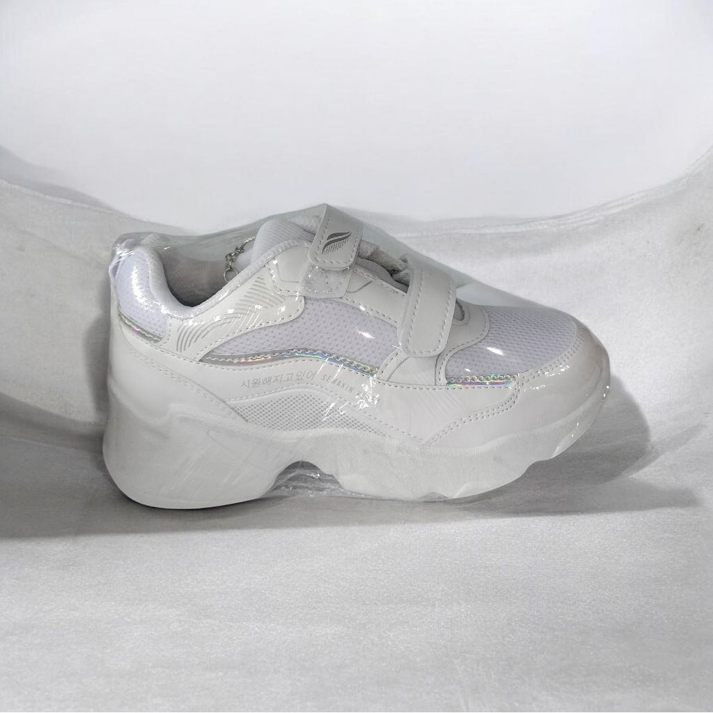 Sepatu putih Pro ATT anak