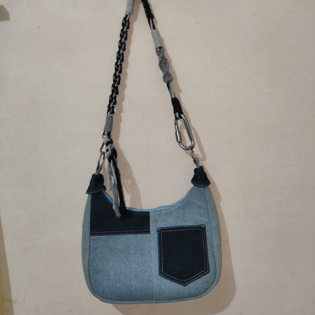 Preloved Tas Denim Slingbag Selusa Jeha Bag
