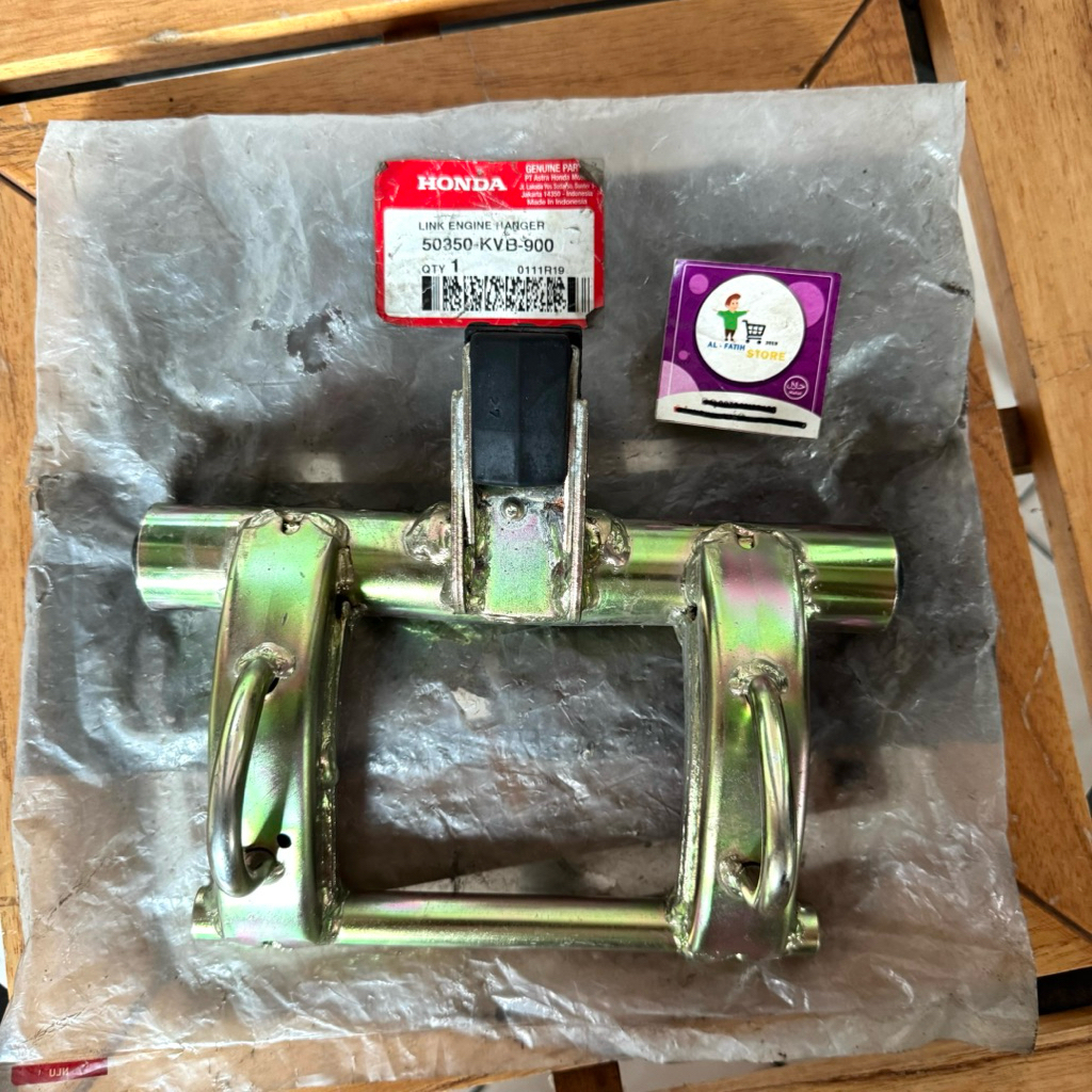 Lengan Ayun Dudukan Mesin Link Engine Hanger Vario Karbu 110 CW Techno Old Karbu Original AHM 50350-