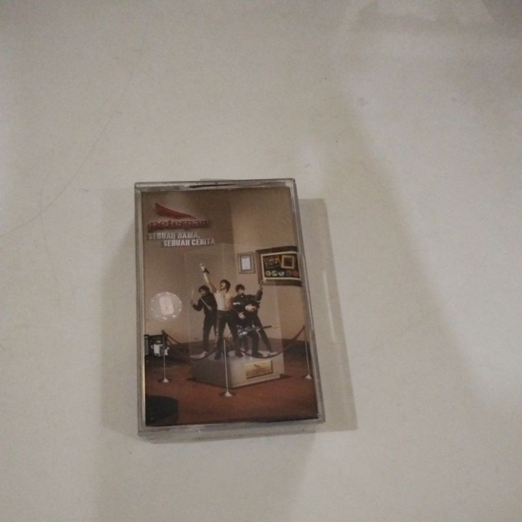 KASET PITA PETERPAN SEBUAH NAMA SEBUAH CERITA