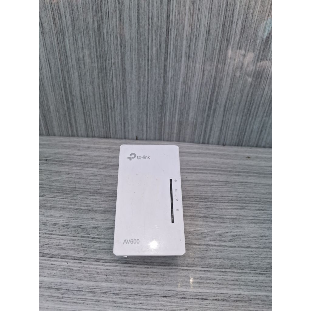 penguat sinyalLINK TL-WPA4220 AV600 POWERLINE WIFI EXTENDER