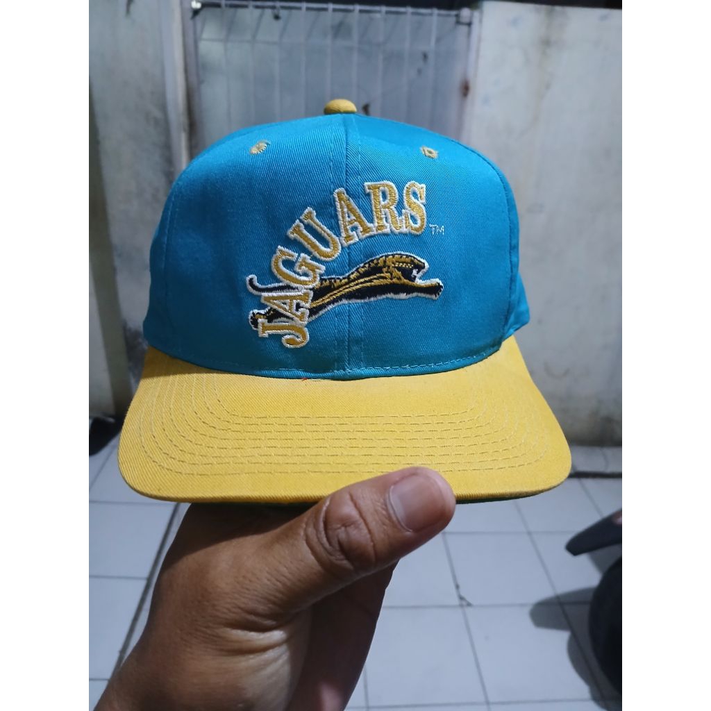 topi vintage jaguars NFL