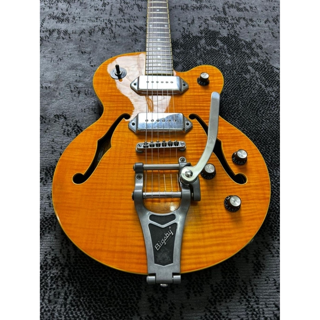 Epiphone Wildkat in Antique Natural Gitar Elektrik Semi-Hollow