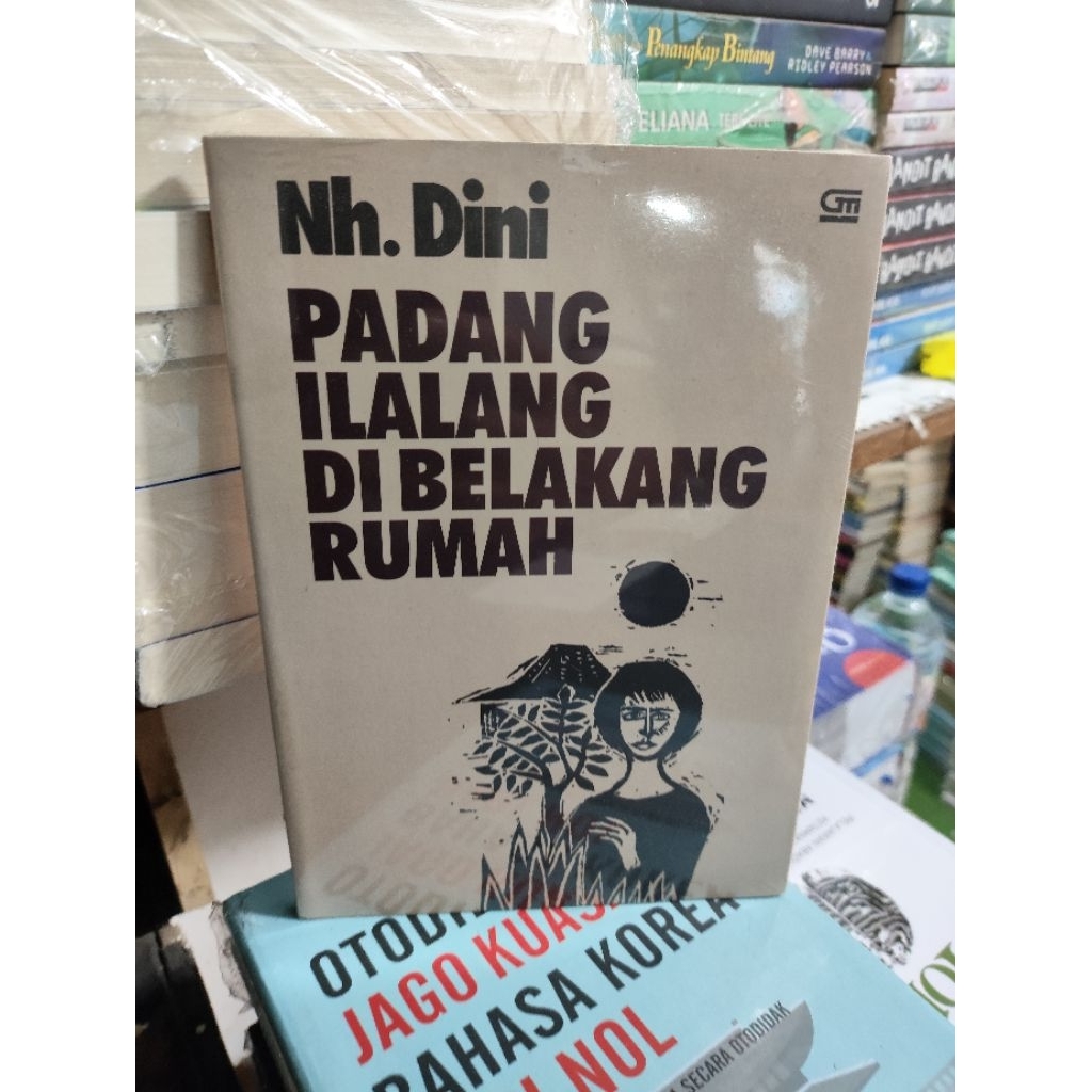 NOVEL PADANG ILALANG DI BELAKANG RUMAH