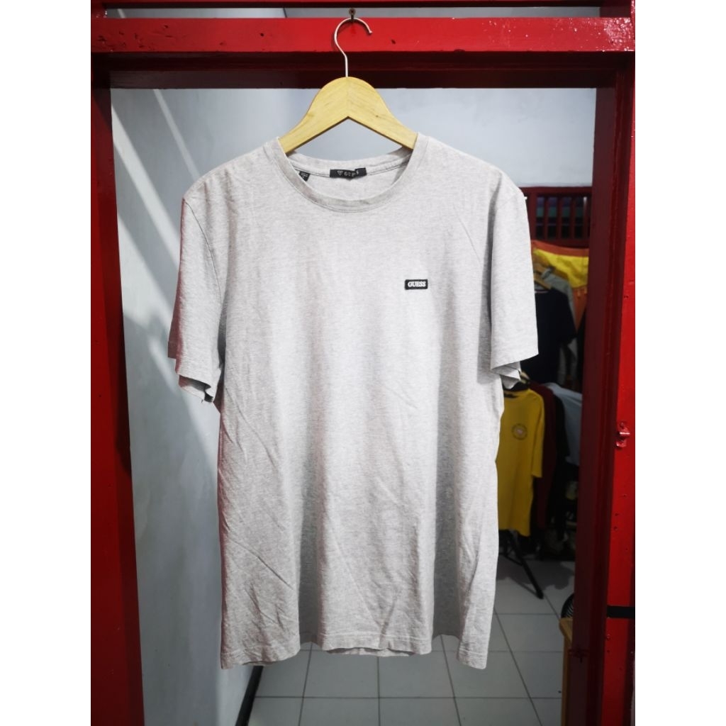 Kaos Pria Santai Guess