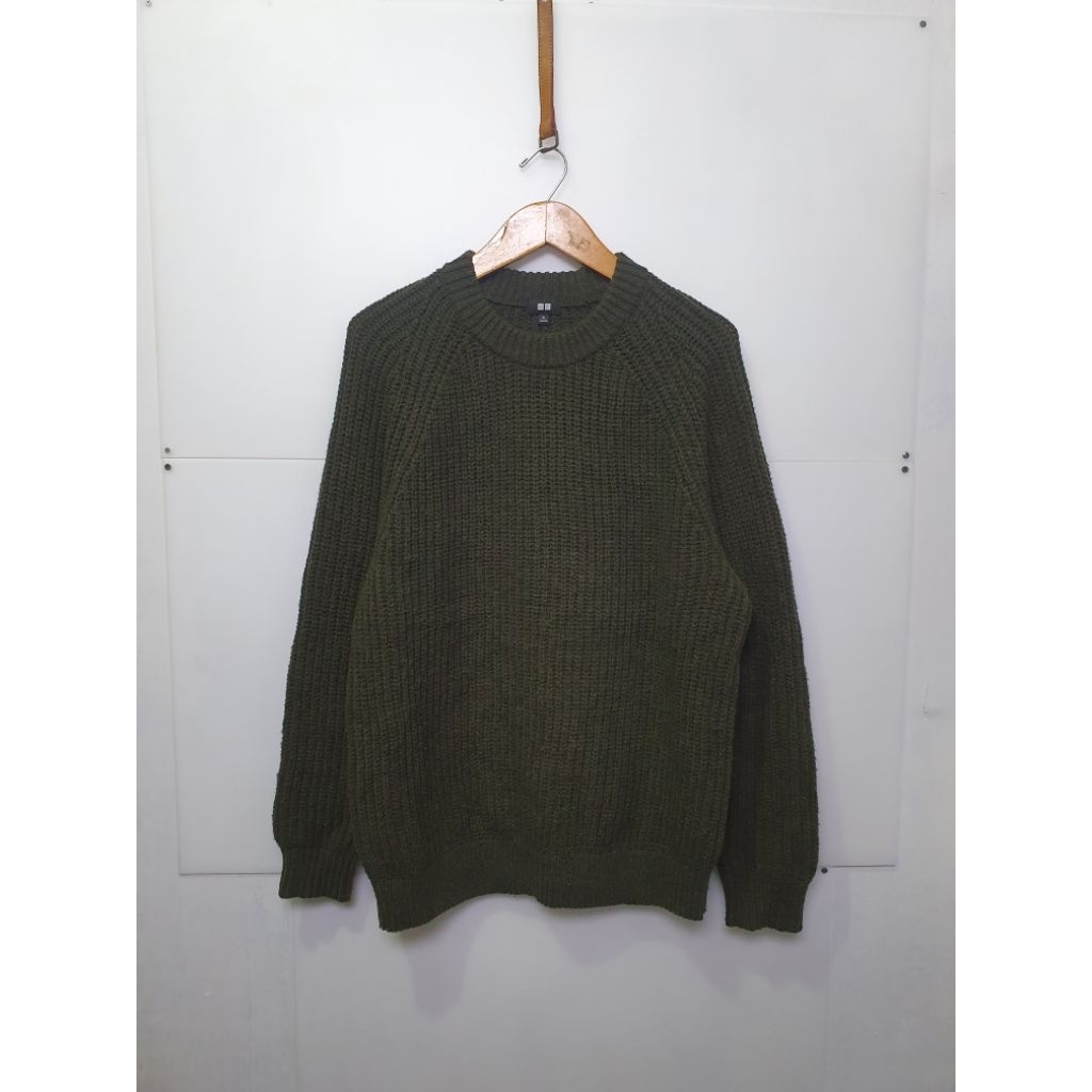 Knitwear Uniqlo Hijau Army