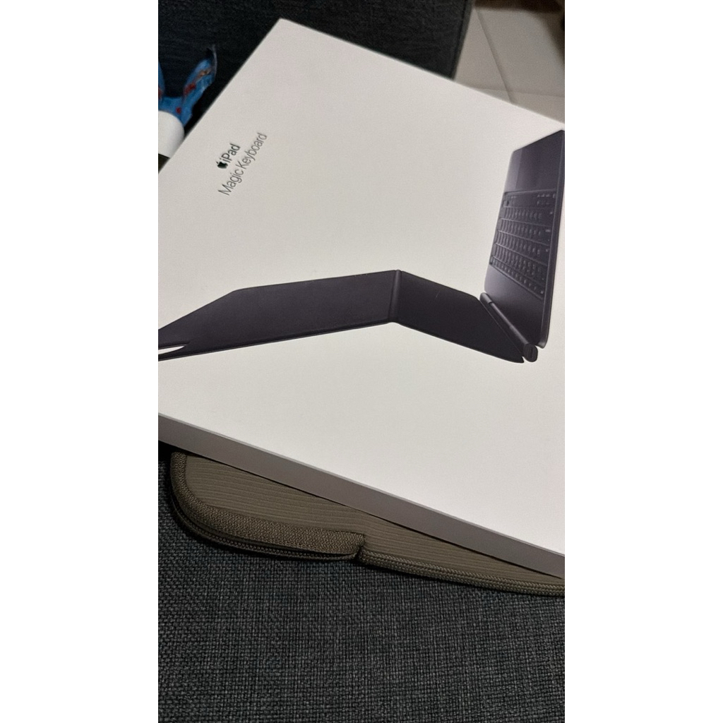 MAGIC KEYBOARD IPAD PRO 13 inchi original apple ex ibox