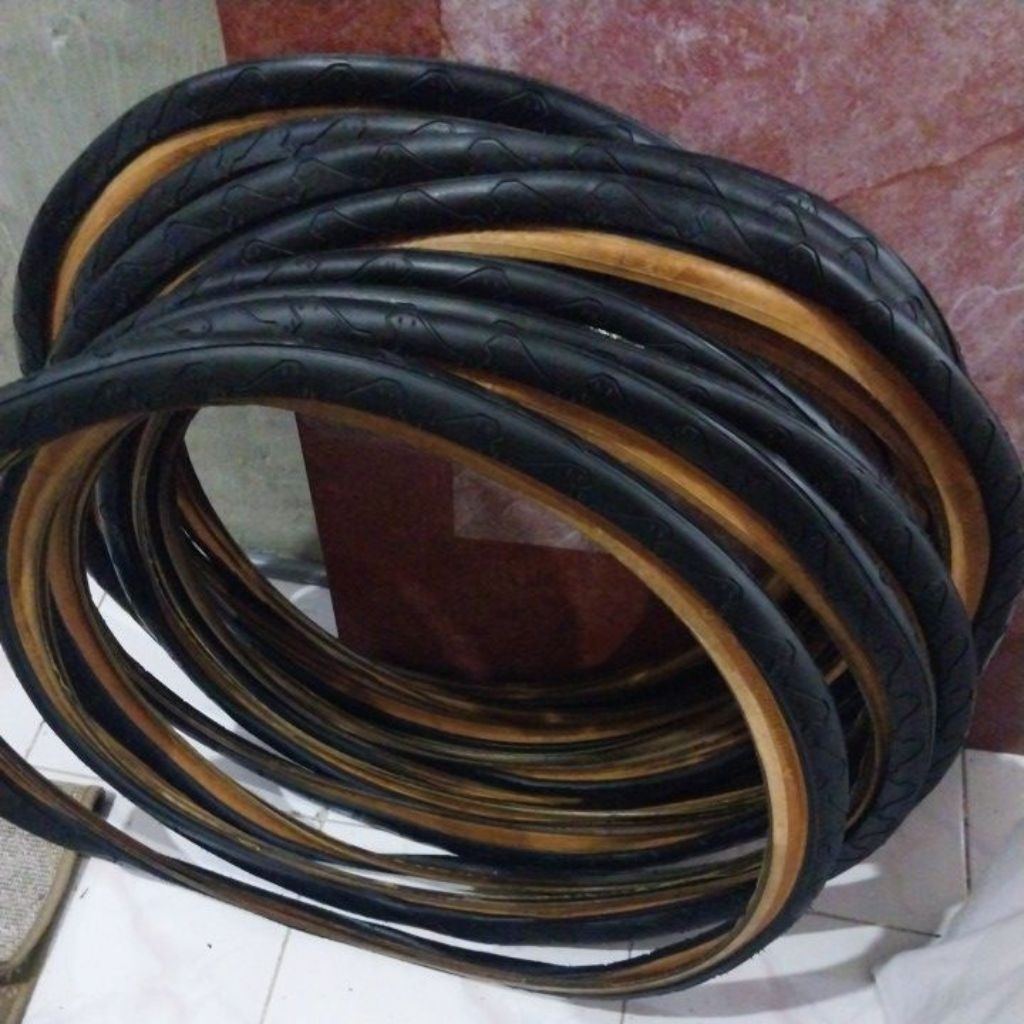 BAN UKURAN 26 x 175 SCHWALBE....DAN 26 x 195 LUKY STONE ...STOK LAMA
