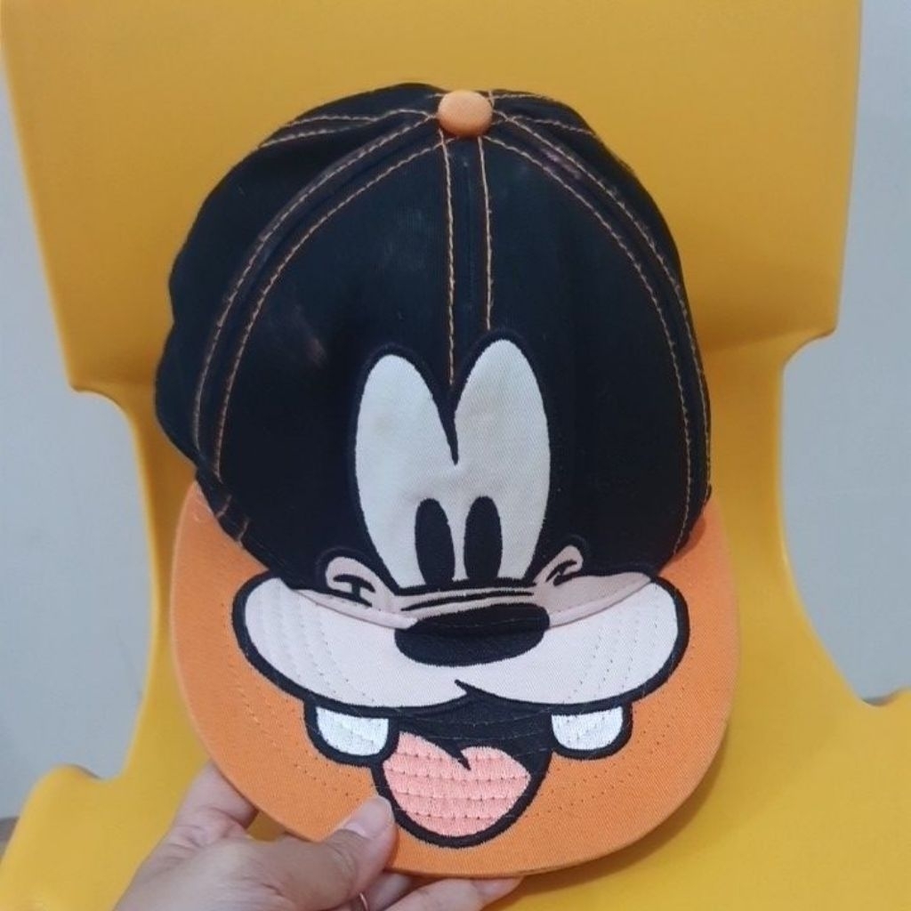 Topi anak gufi brand disney preloved