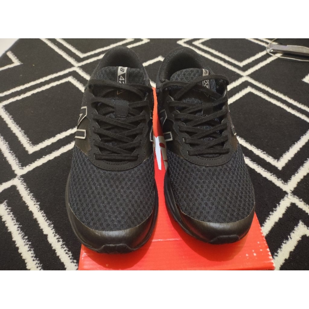 Preloved NB 420 like new